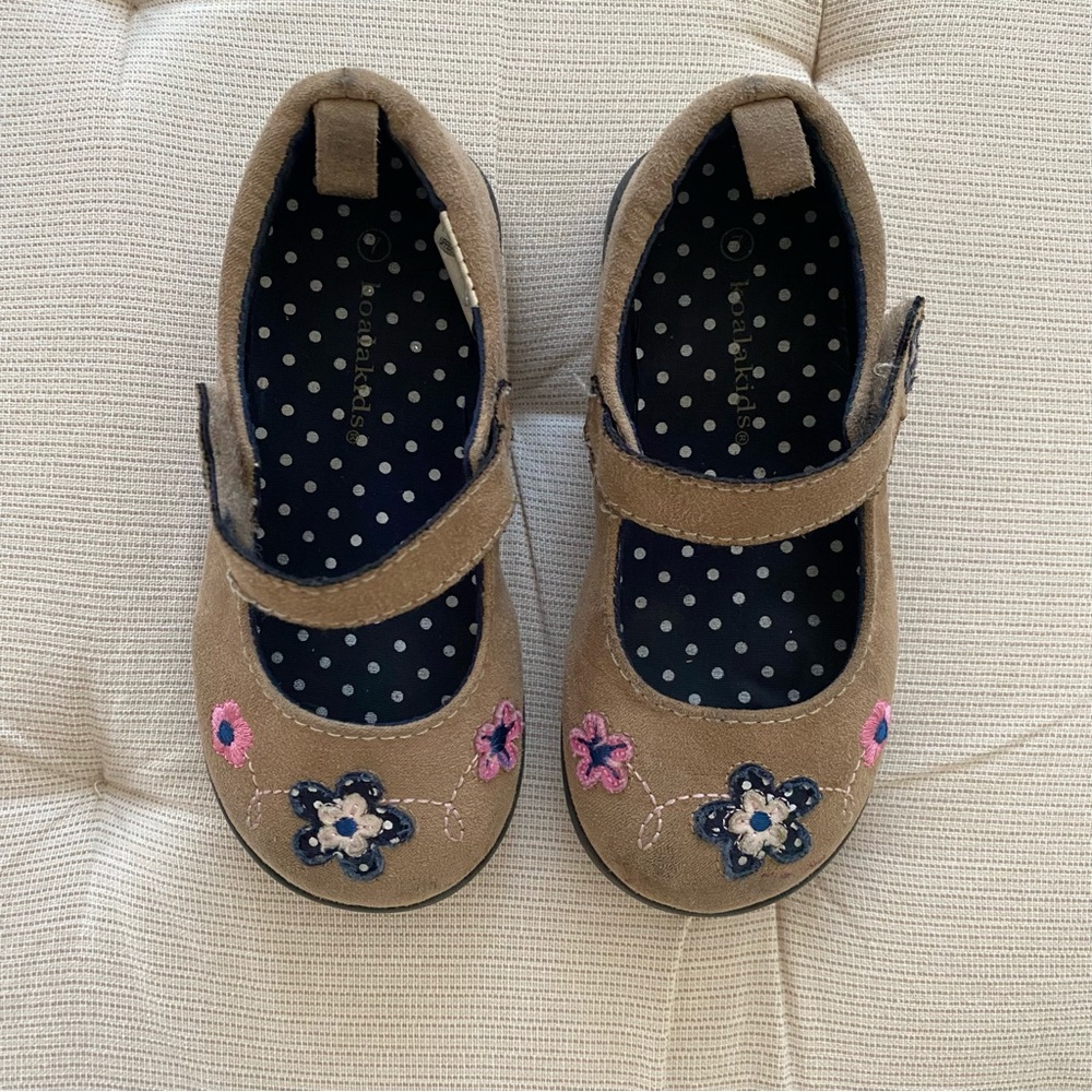 Koala Kids Brown Floral Shoes Size 7C